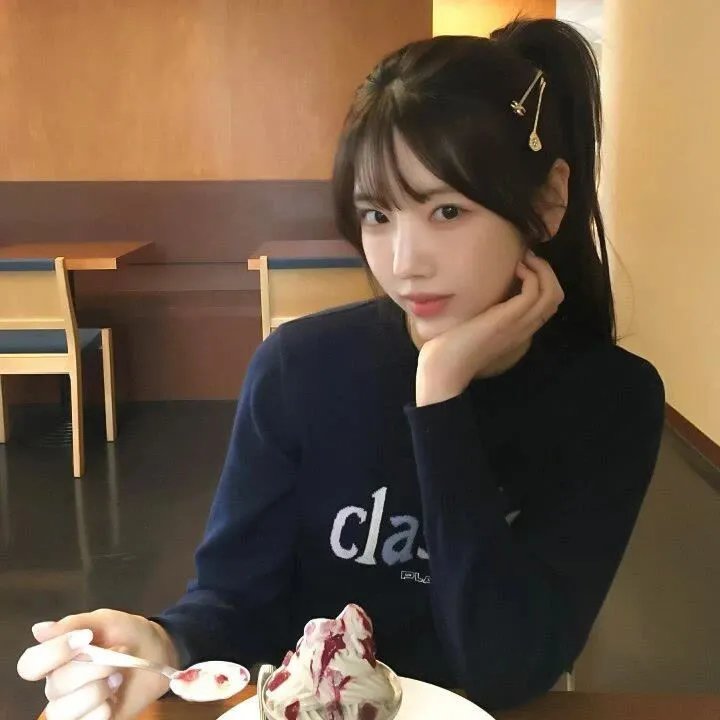 她的玫瑰藏着刀